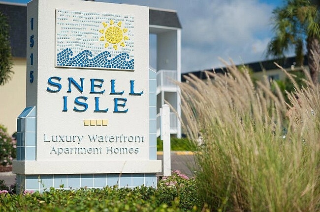 Building Photo - Snell Isle