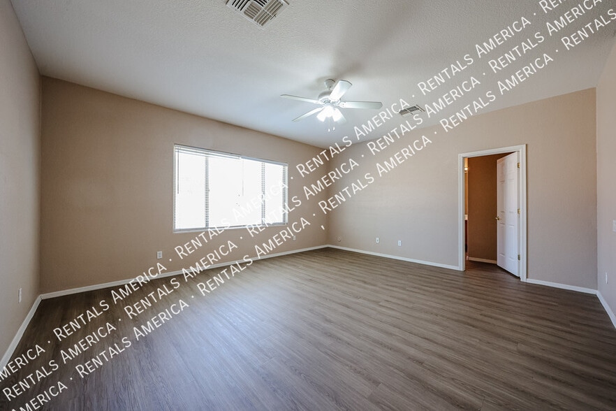 Building Photo - 876 E Riviera Pl