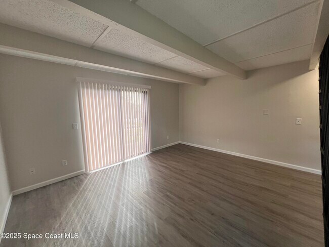 Building Photo - 3812 Overlook Dr