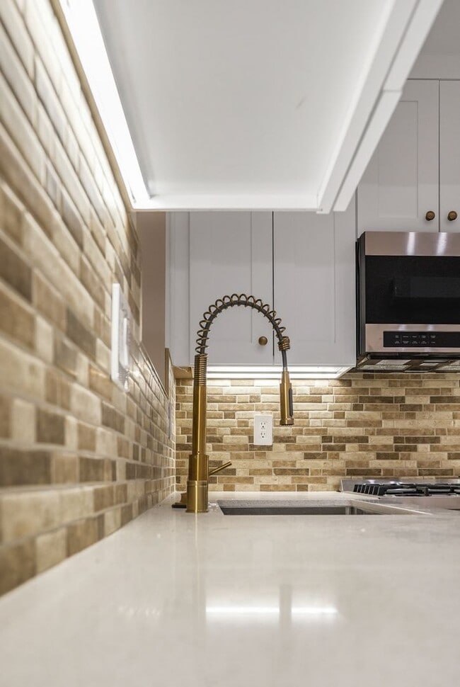 Building Photo - 11554 Arminta St