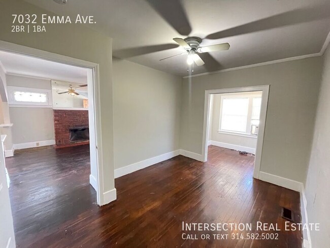 Building Photo - Spacious 2 Bed/1Bath w/Garage and Bonus Ro...