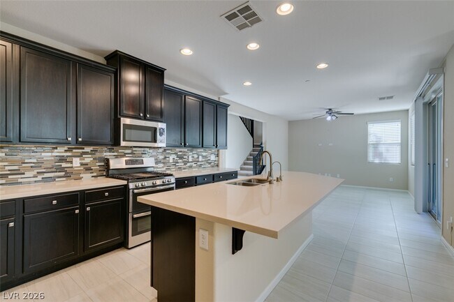 Building Photo - 2549 Sable Ridge St