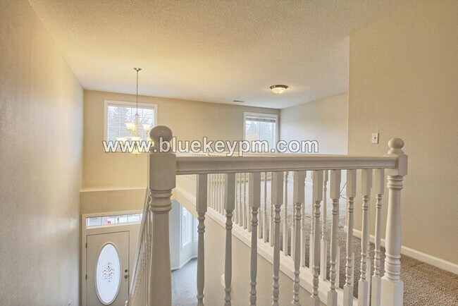 Building Photo - 4 Bed, 2.5 Baths Home with Primary Suite on Main Floor in Ridgefield