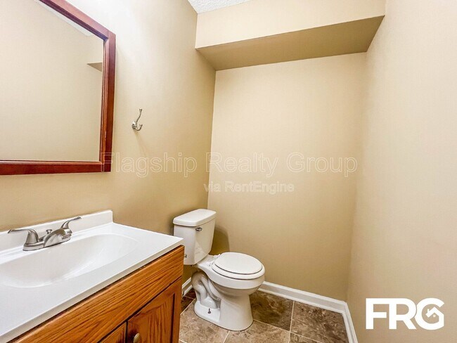 Building Photo - 206 Lindbeth Dr