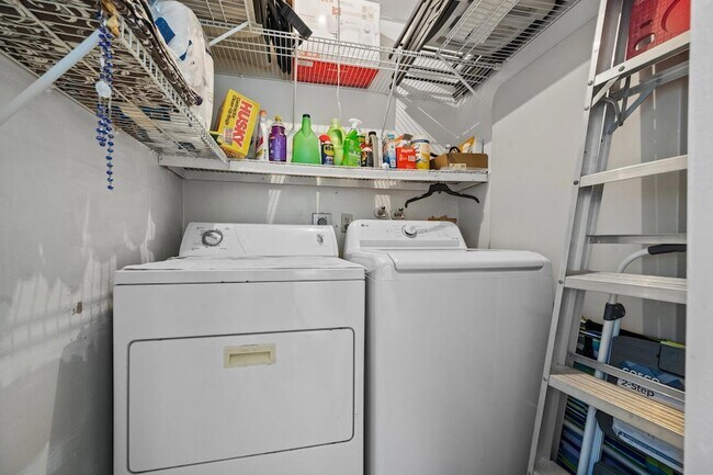 Building Photo - 507 Normandy Ln