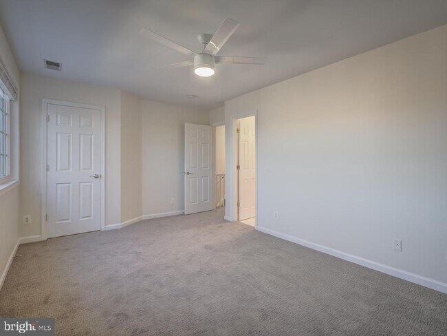 Building Photo - 5210 Maris Ave