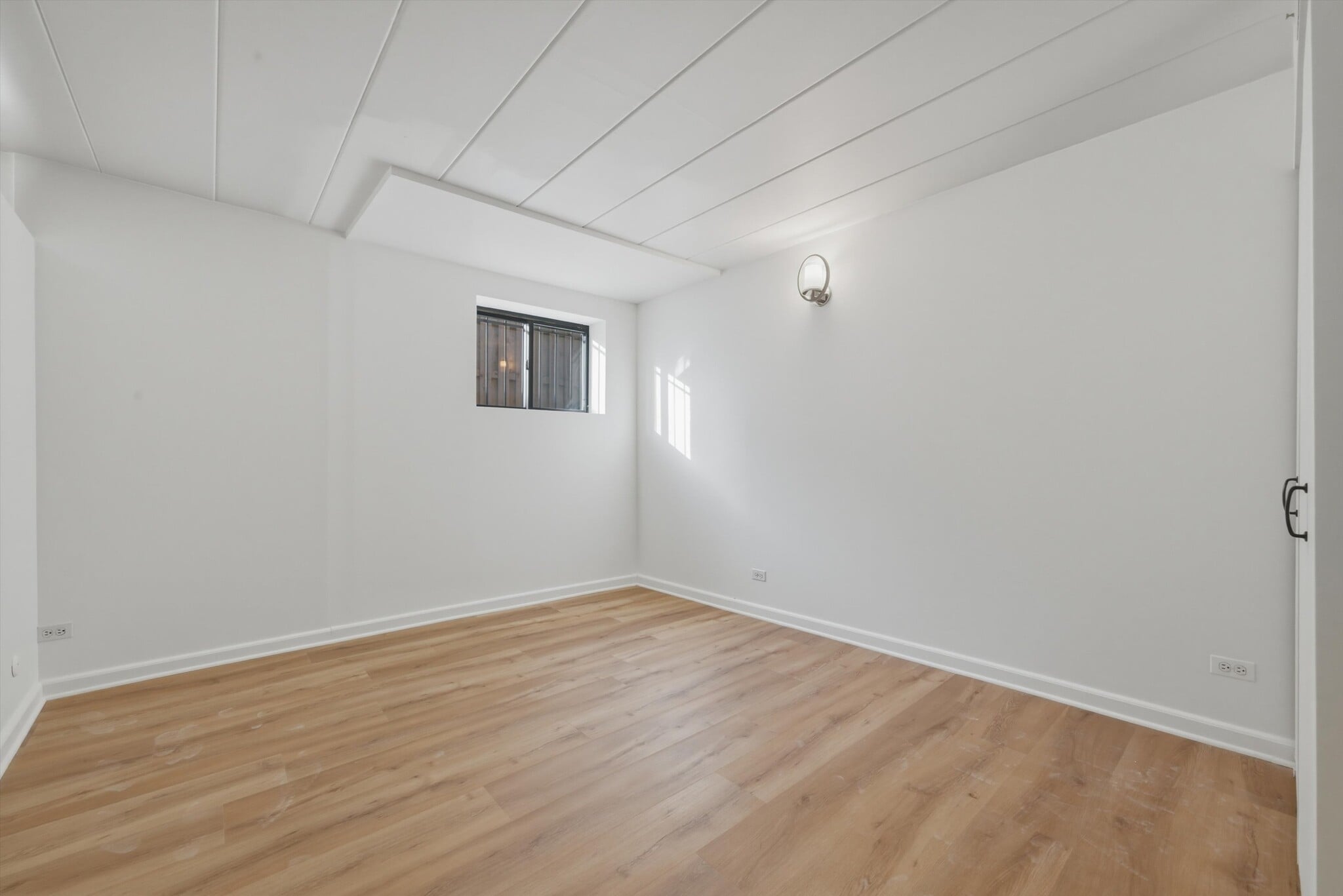 Building Photo - 4537 N Greenview Ave