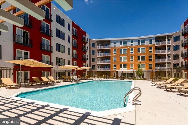Building Photo - 11830 Sunrise Valley Dr