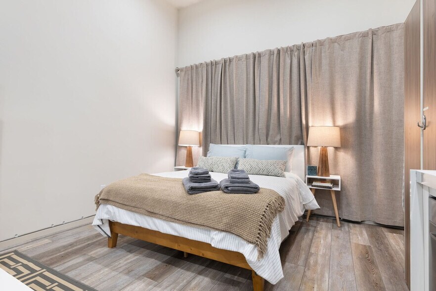 Building Photo - 3615 2nd Ave NW