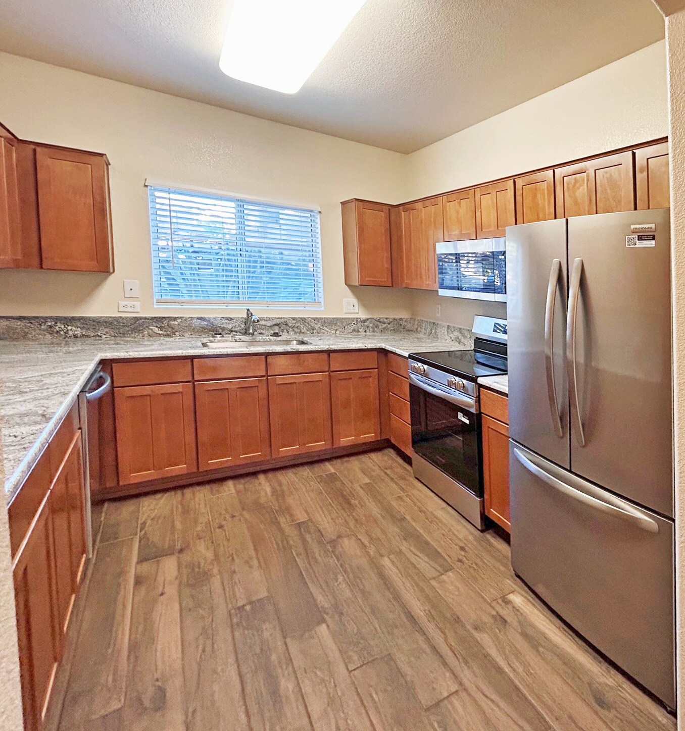 Building Photo - 7050 E Sunrise Dr