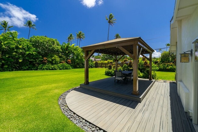 Building Photo - 110 N Kalaheo Ave