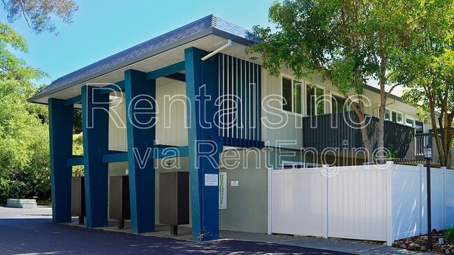 Building Photo - 998 Ignacio Blvd