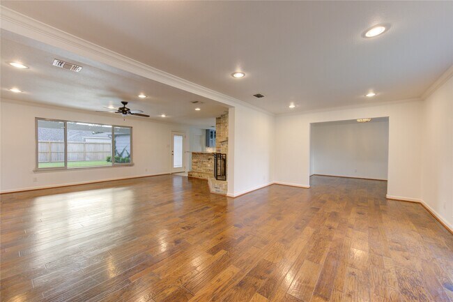 Building Photo - 2523 Anniston Dr
