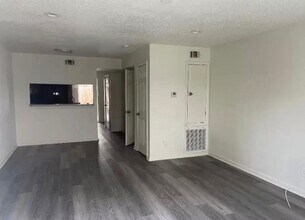 Building Photo - 5949 Tullis Dr