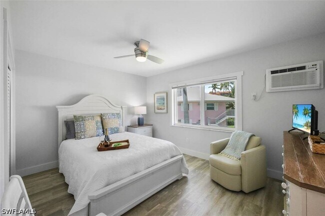 Building Photo - 190 N Collier Blvd