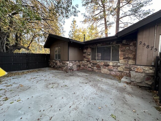 Building Photo - 26785 Cedar St
