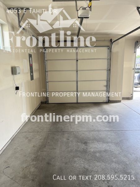 Building Photo - 4053 E Tahiti Dr