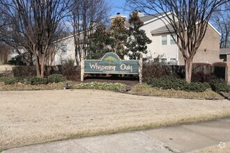 Building Photo - Large East Memphis Townhome