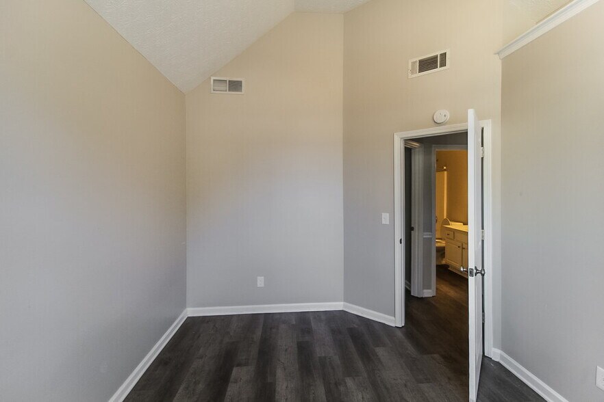 Building Photo - 125 Eastfield Ct