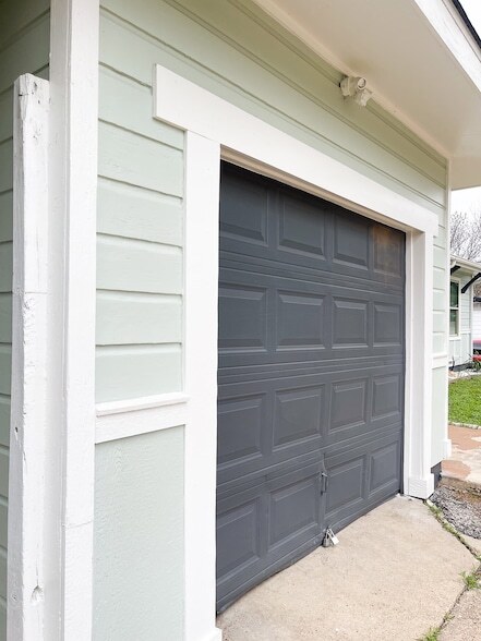 Building Photo - 722 E Strong Pkwy