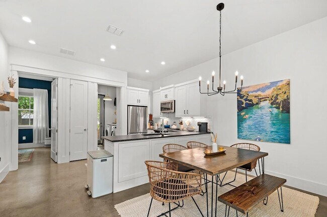 Building Photo - 3206 Garden Villa Ln