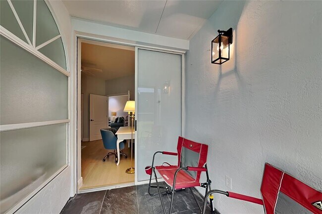 Building Photo - 5721 Cottonwood St
