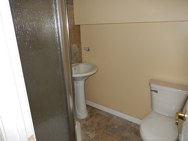 Building Photo - 1402 Bear Flag Dr