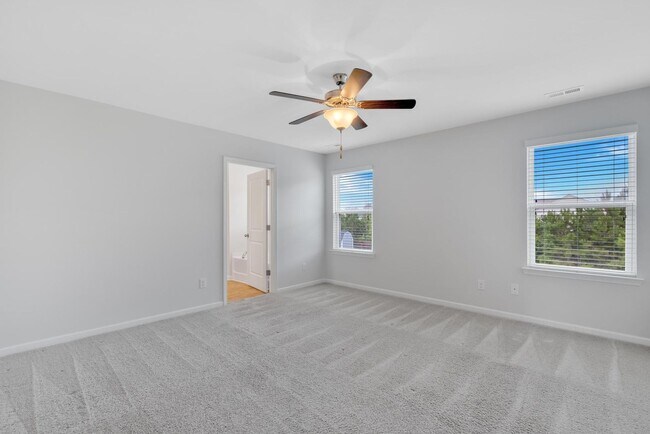 Building Photo - House for Rent in Holly Ridge with large y...