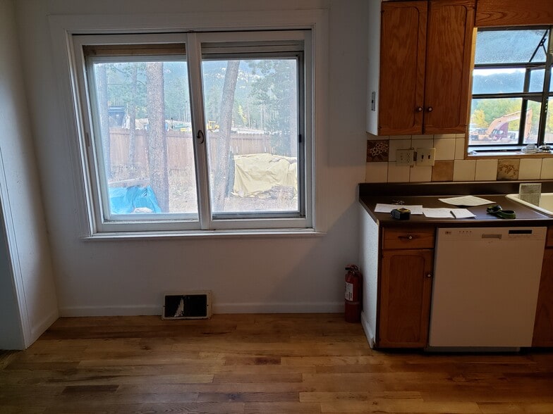 Building Photo - 128 Karlann Dr