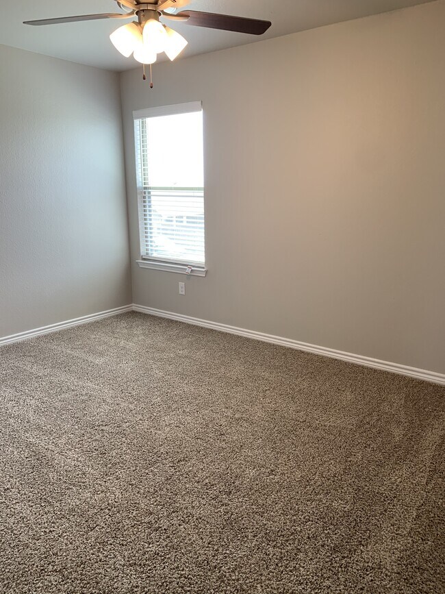 Building Photo - 7607 Stonehollow