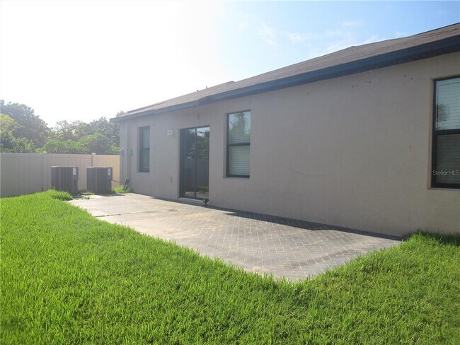 Building Photo - 10120 Rose Petal Pl