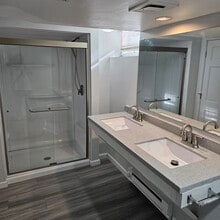 Building Photo - 655 S 7th Ave