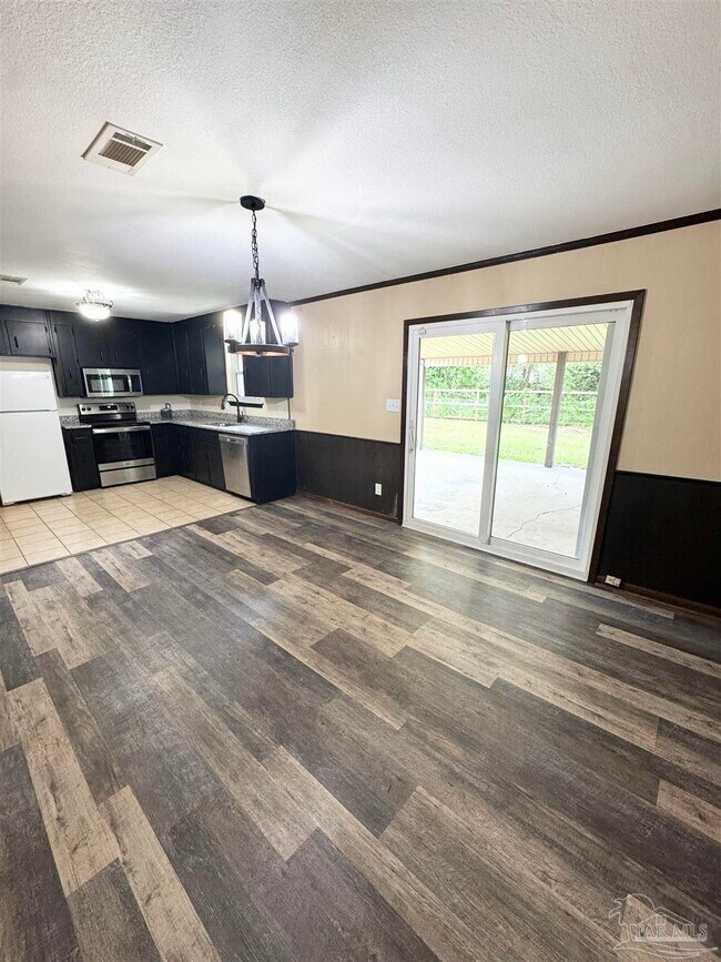 Building Photo - 9037 El Matador Dr