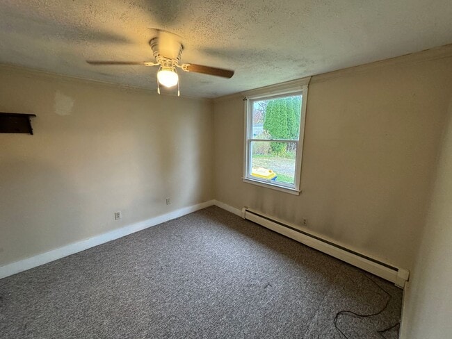 Building Photo - 1st floor Apartment