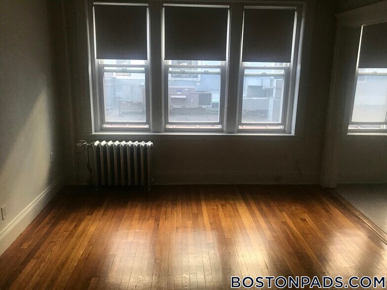 Building Photo - 1163 Boylston St