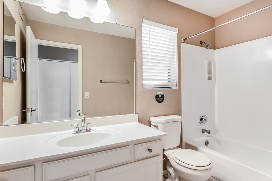 Building Photo - 4755 W Oraibi Dr