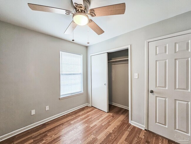 Building Photo - 4770 Skyline Dr