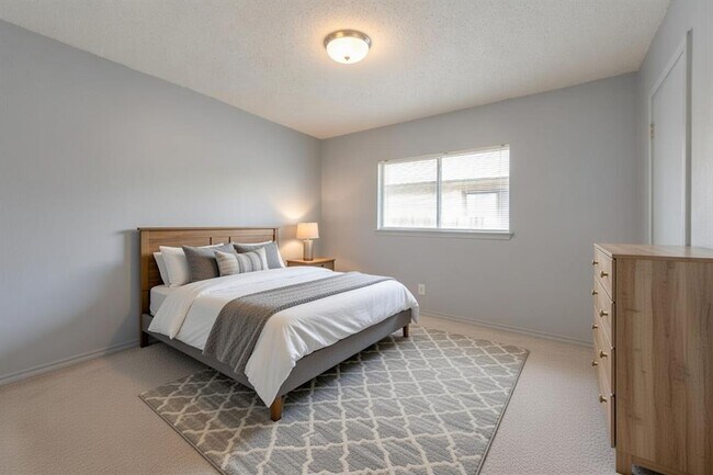 Building Photo - 2813 Adelen Ln