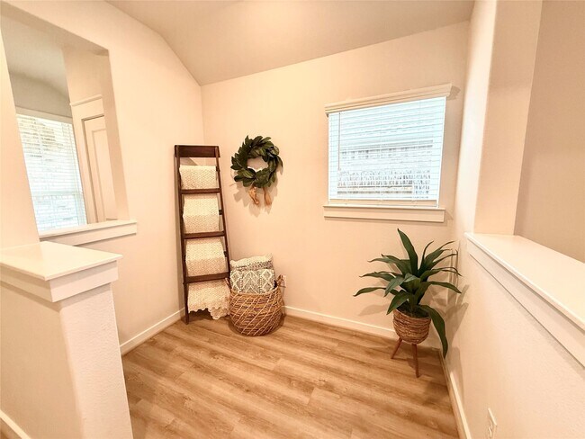 Building Photo - 7534 Coral Ter Dr