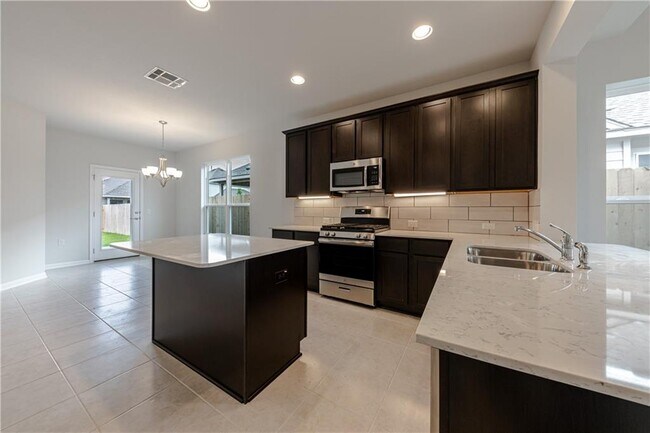 Building Photo - 705 Durness Dr
