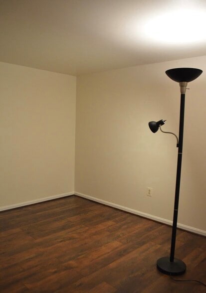 Basement in-law room - 17129 Briardale Rd