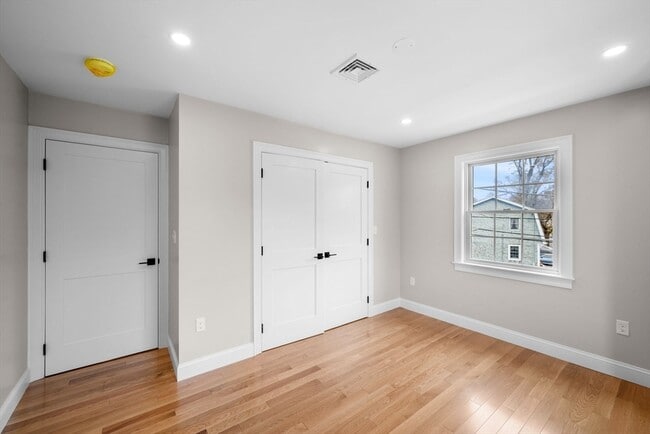 Building Photo - 60 Ellsworth Rd