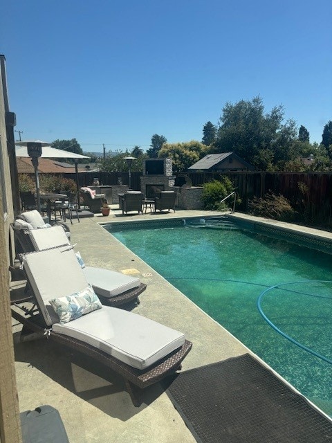 Building Photo - 3845 Madeira Way