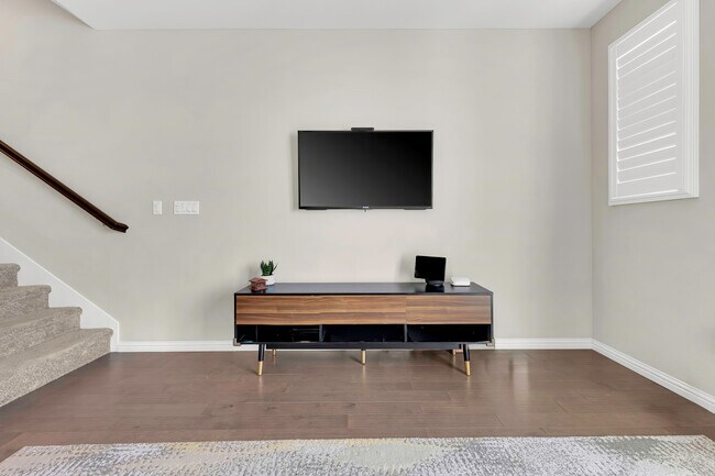 Building Photo - 37335 Duckling Ter