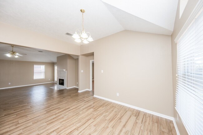 Building Photo - 19247 Dillsbury Ct