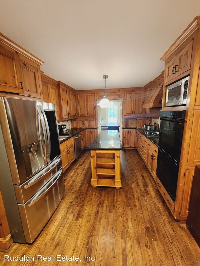 Building Photo - 4 br, 3 bath House - 12 Montevallo Ter.