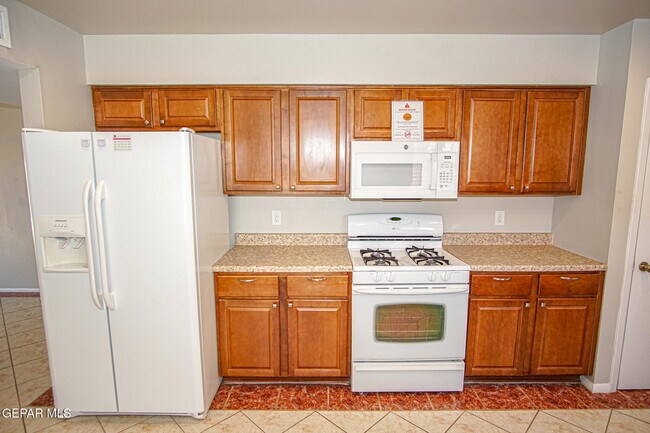 Building Photo - 5125 Round Rock Dr