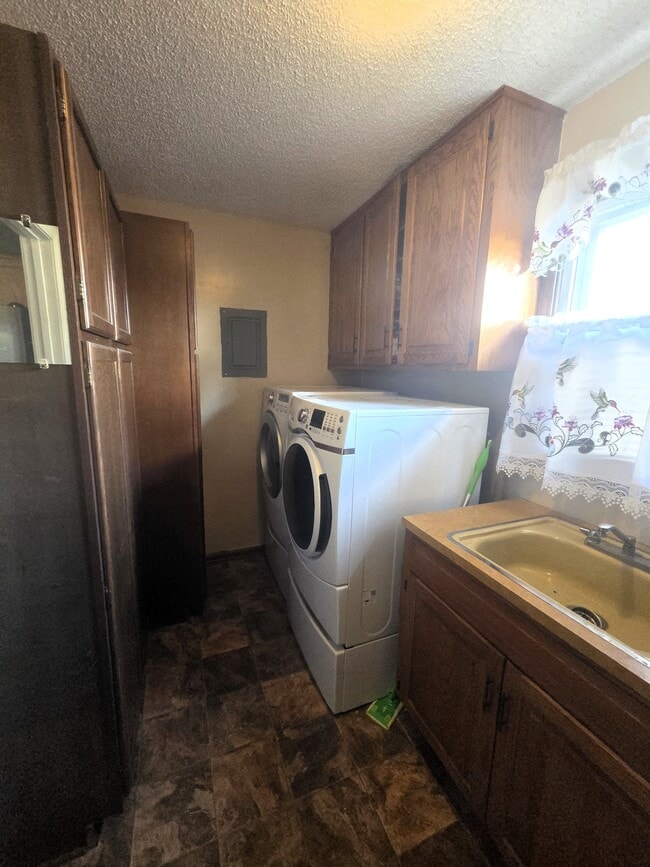 Building Photo - 3345 S Jefferson Ave