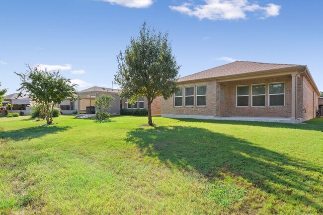 Building Photo - 107 Martin Creek Ln