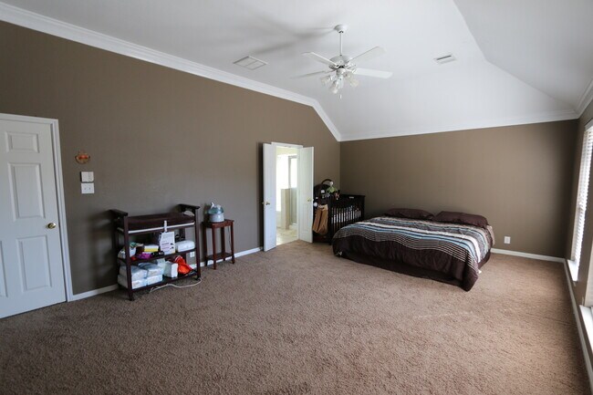 Building Photo - 21010 Wild Springs Dr
